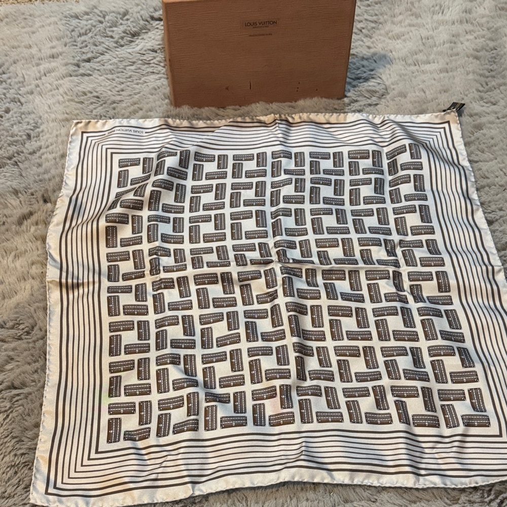 Louis Vuitton Monochrome Patterned Authentic Scar… - image 1